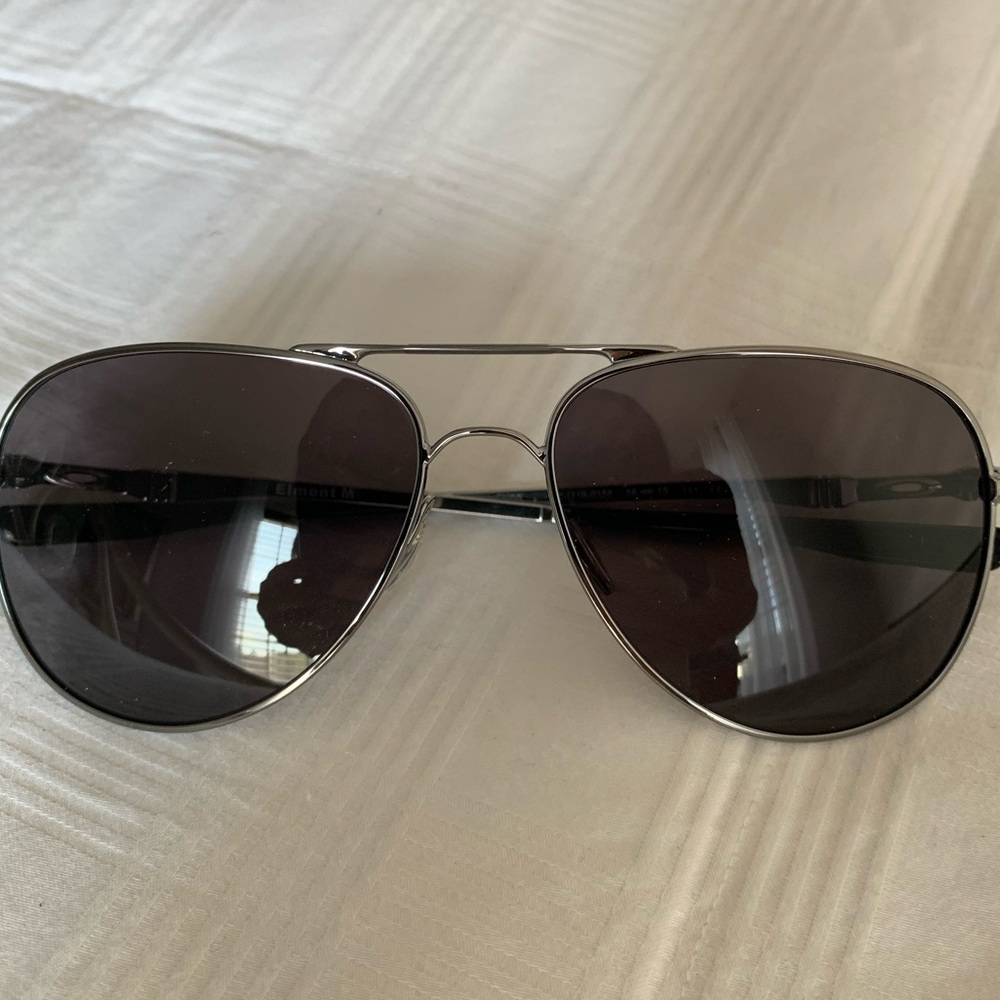 Oakley Elmont Aviators